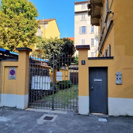 Relaxing Apartment In The Heart Of Milano Exteriör bild