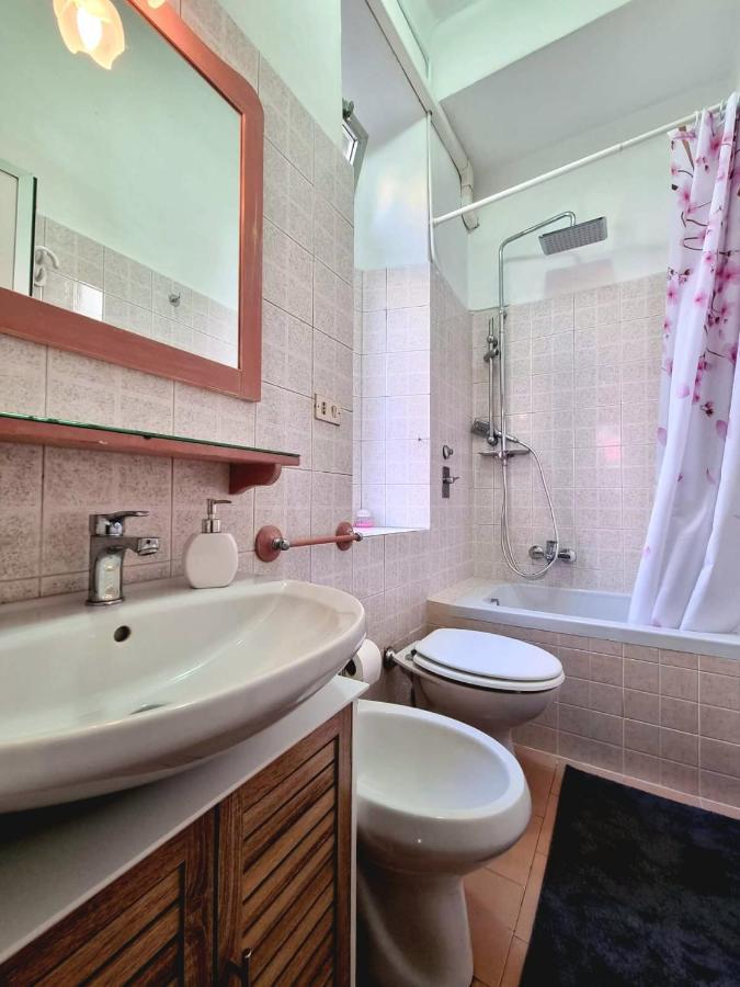 Relaxing Apartment In The Heart Of Milano Exteriör bild